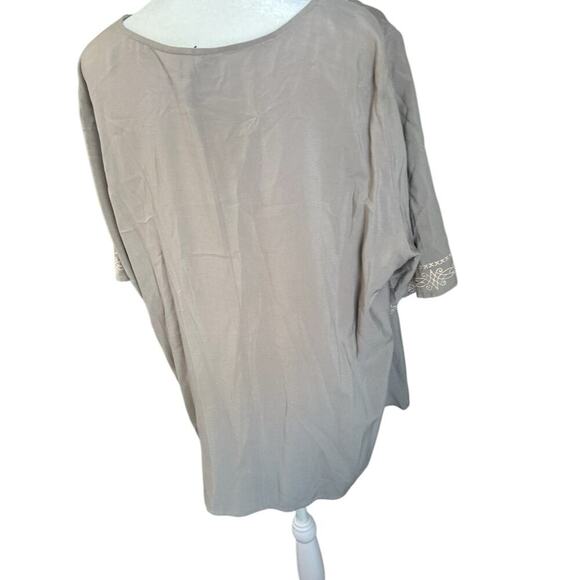 Ariat Auburn Top Bohemian Flowy Grey and Khaki Peasant Shirt Western Prairie - Picture 6 of 9